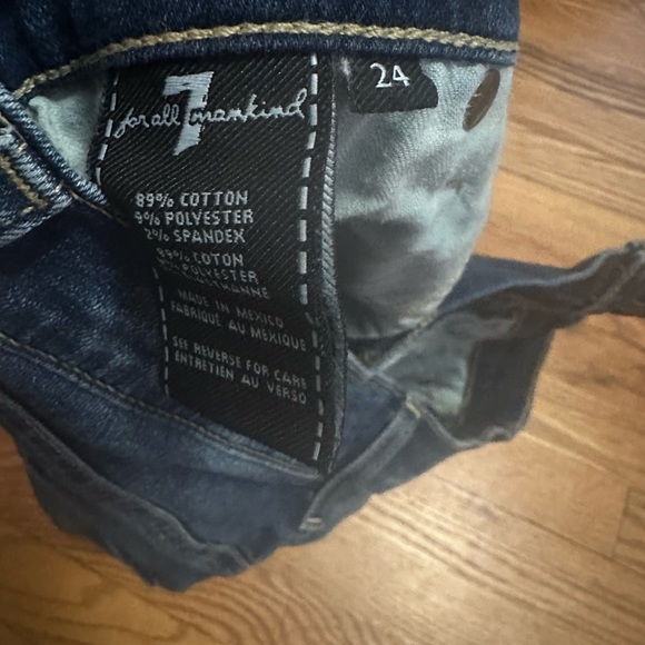 ✨BOGO FREE✨ 7 for all man kind distressed shorts size 24 - Picture 2 of 3